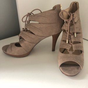 Amelia Grace Tide Peep Heel